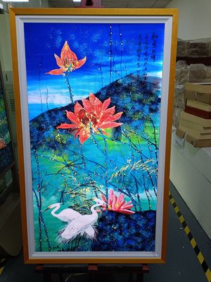Wyświetlacz rozdzielczości 4k LCD z drewnianą krawędzią